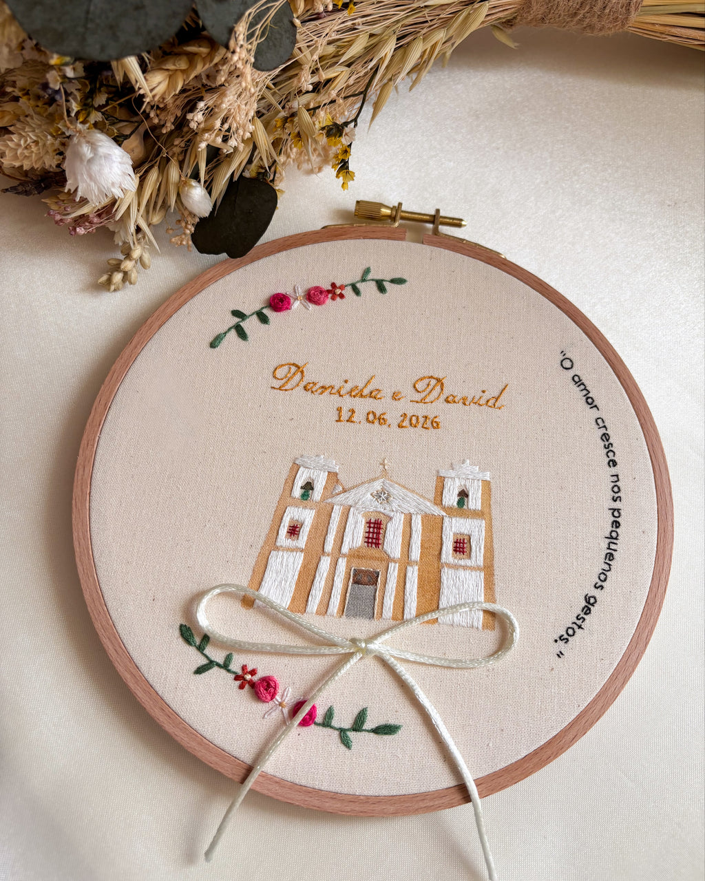 Porta Alianças bordado à mão e personalizado 💍