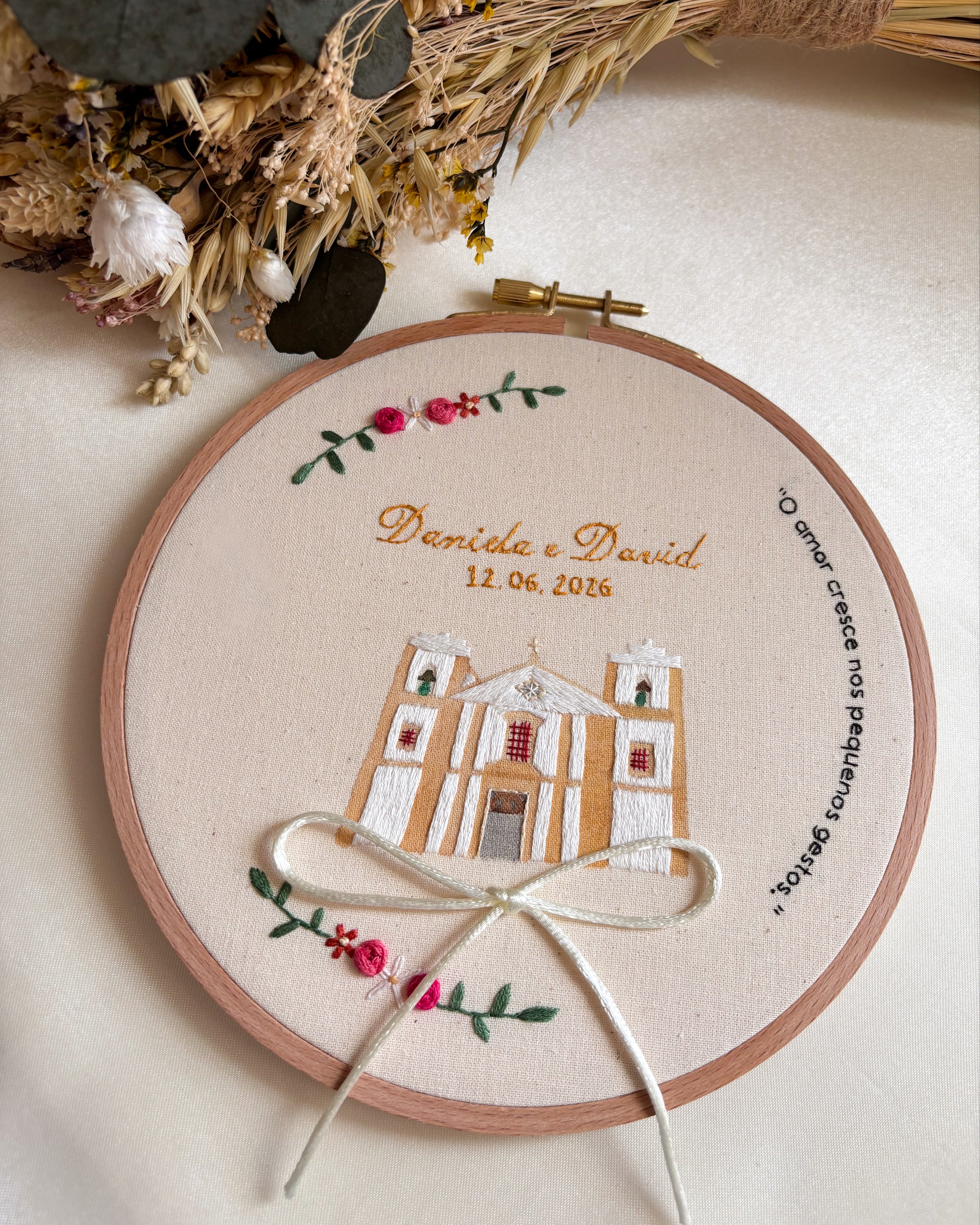Porta Alianças bordado à mão e personalizado 💍