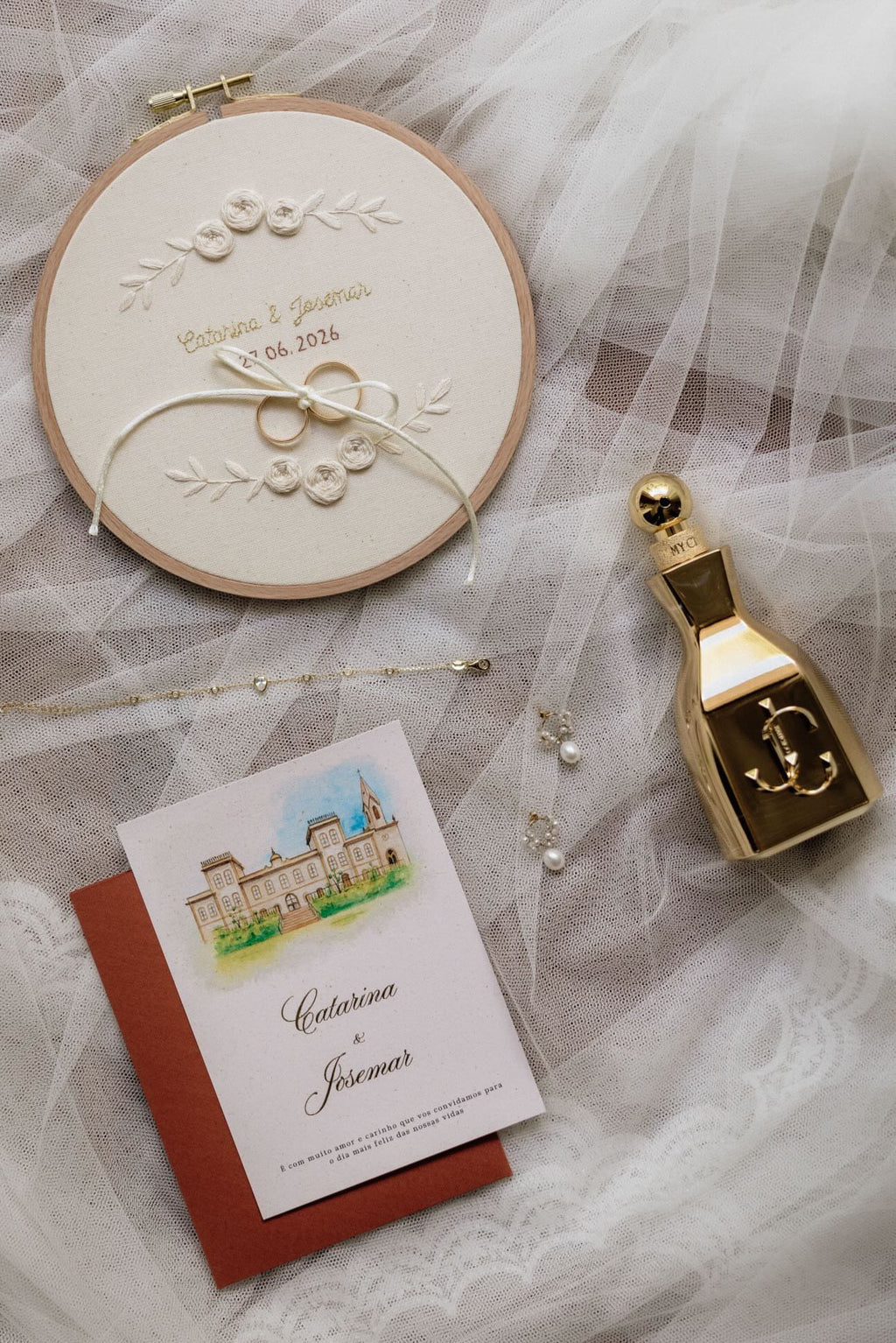 Porta Alianças bordado à mão e personalizado 💍