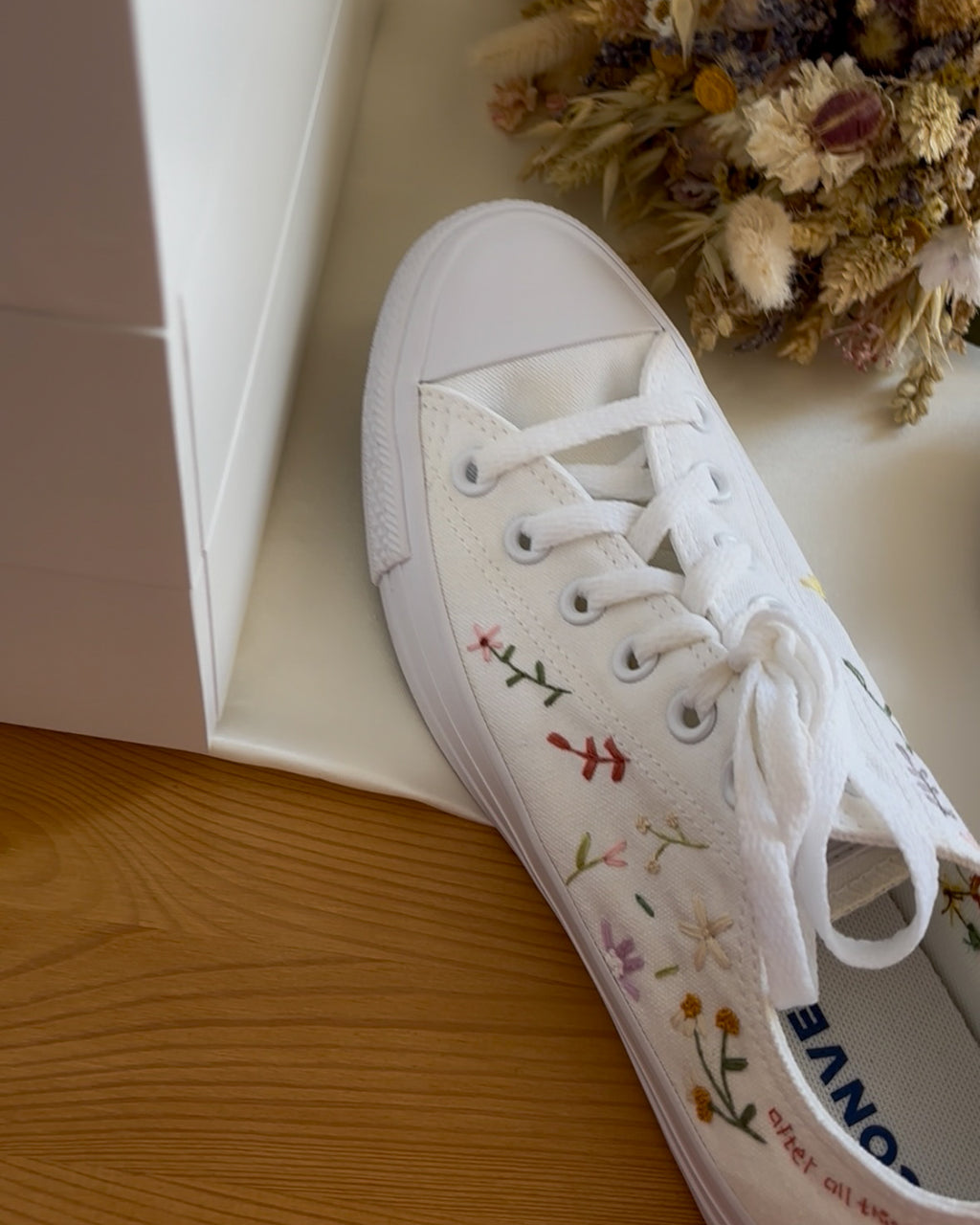 Sapatilhas bordadas à mão e personalizadas 👟